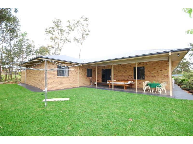 15 Barnes Court, Mount Crosby QLD 4306